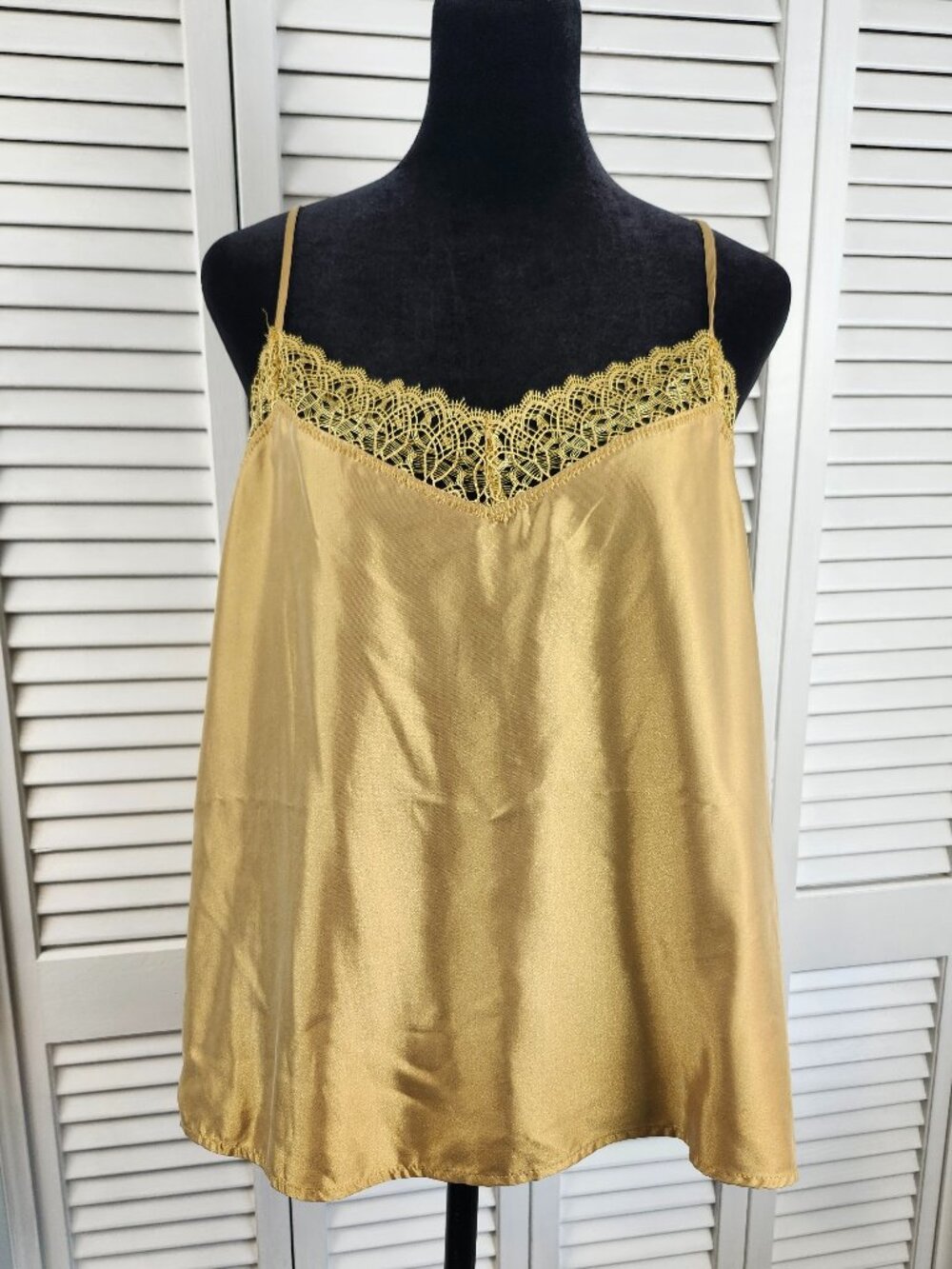 Current Air Anthropologie Gold Satin Camisole Lace Trim Size Medium